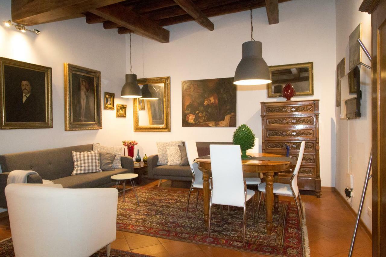 Vicolo Del Cedro 6 *